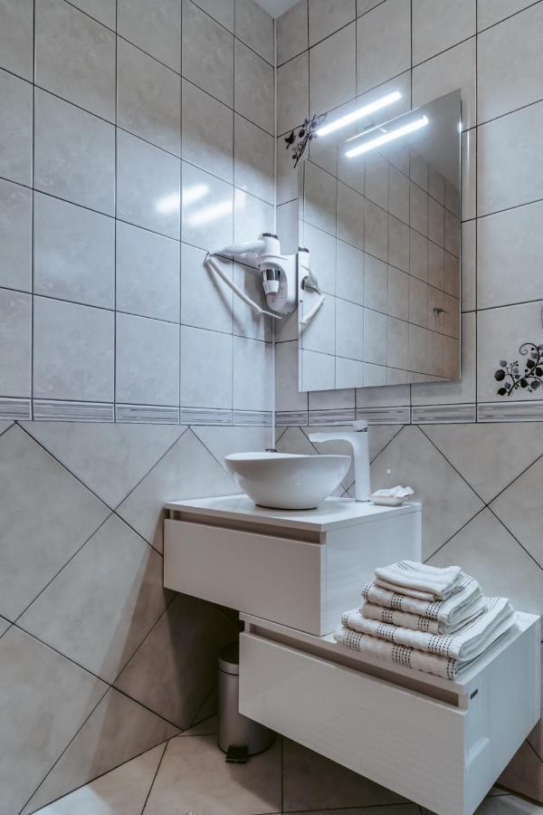 Sobe "Ela" Panzió Fužine Kültér fotó